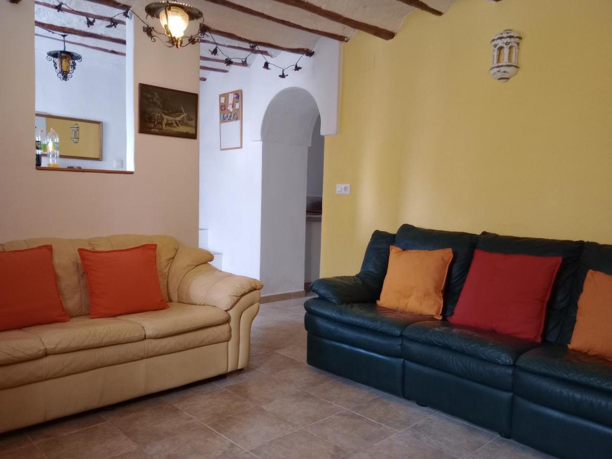 Casa En La Plaza, Hinojares - Ideal For Exploring The Area Buitenkant foto