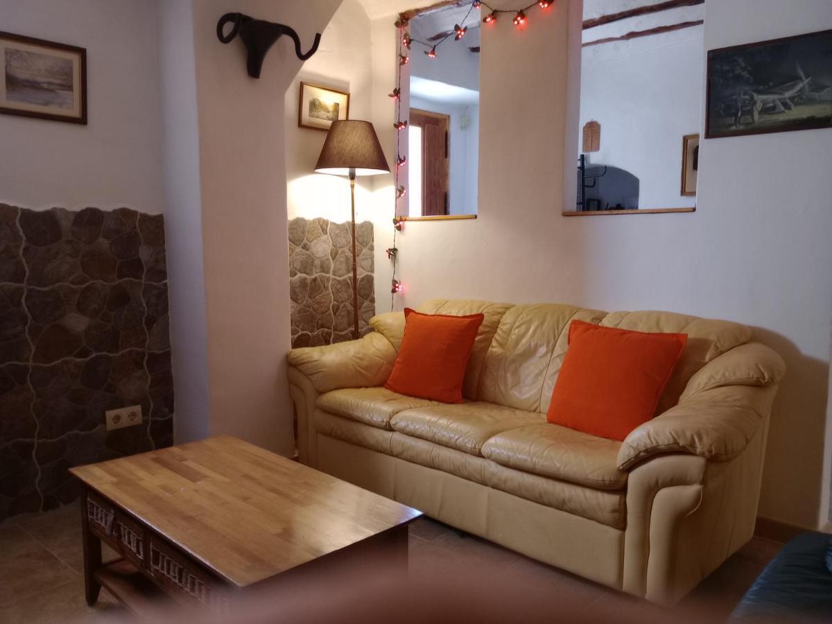 Casa En La Plaza, Hinojares - Ideal For Exploring The Area Buitenkant foto