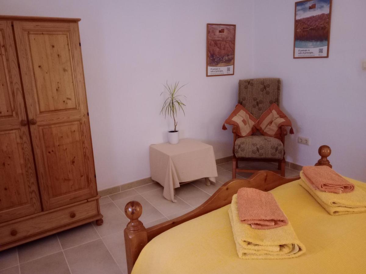 Casa En La Plaza, Hinojares - Ideal For Exploring The Area Buitenkant foto